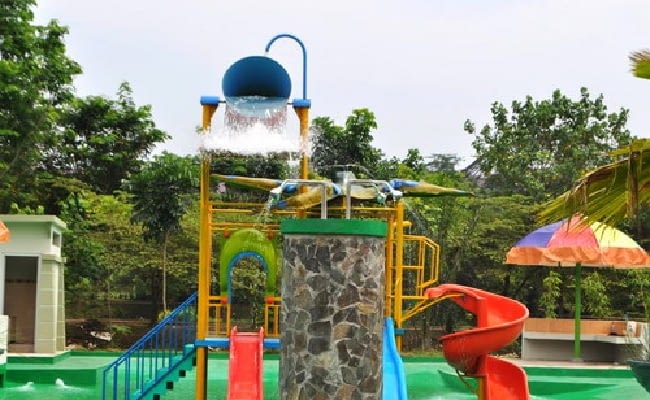 Kontraktor Ember Tumpah Waterboom Murah Untuk Kolam Renang